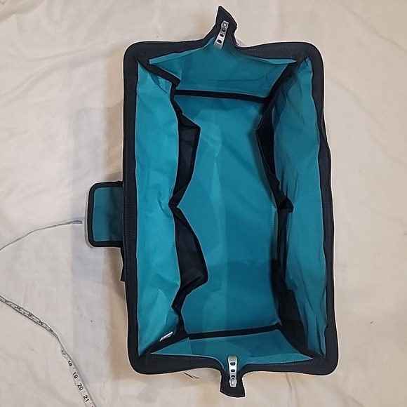 Makita 21" Contractor Tool Bag - Picture 3 of 7